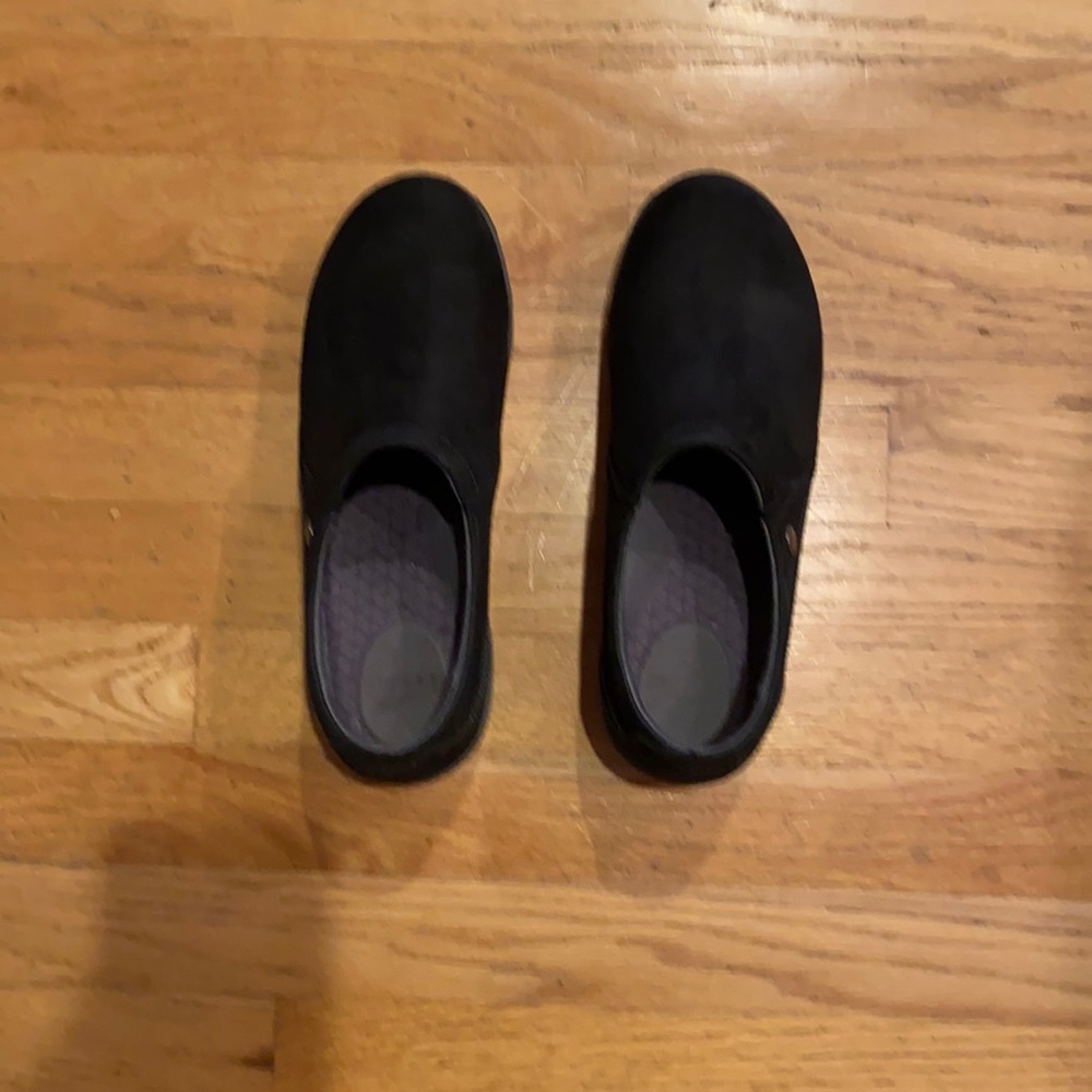 Dansko Patti Black shoes.
